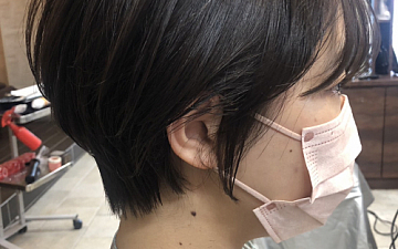 シンプルなショートボブ attraitヒロシ